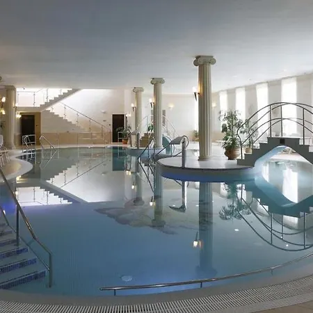 Bristol Republique Hotel Parigi